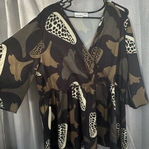 Stylish Black and Tan Patterned Blouse